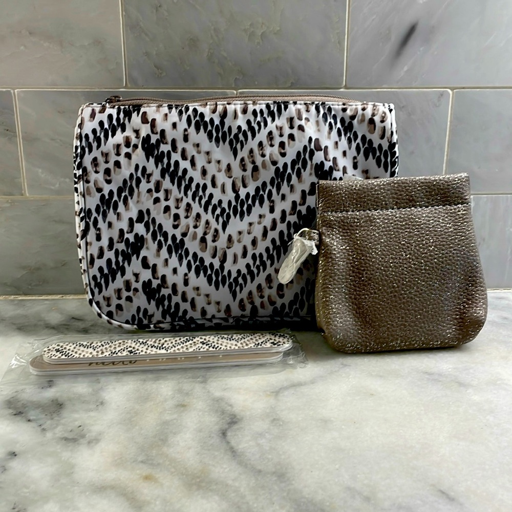 NWT - Thirty-One - Cosmetic bag, coin purse and nail file set